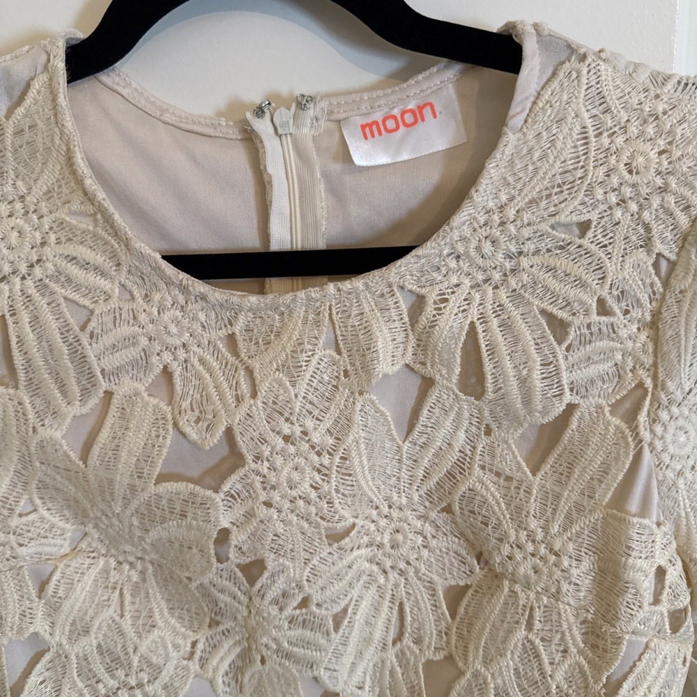 White Floral Lace Mini Dress Moon Size Medium Boho Cottage Core - Picture 2 of 7